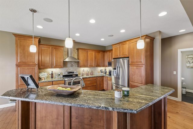 15203 Brookview Drive, Urbandale, IA 50323