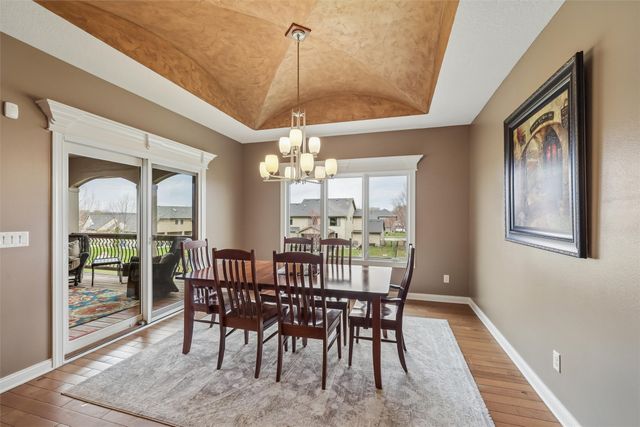 15203 Brookview Drive, Urbandale, IA 50323