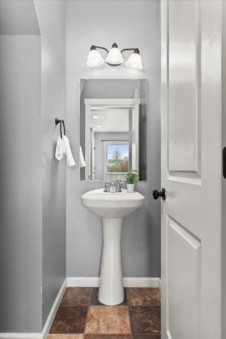 9726 W January Dr, Cheney, WA 99004