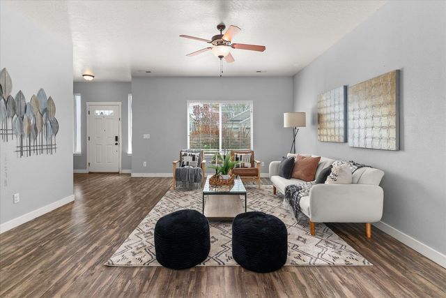 9726 W January Dr, Cheney, WA 99004