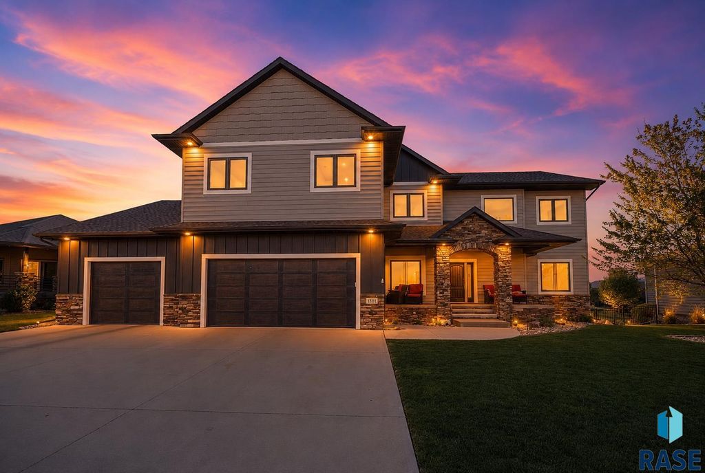 1301 Hyannis Port Ln Lane, Sioux Falls, SD 57106