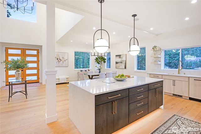 12226 NE 70th Street, Kirkland, WA 98033