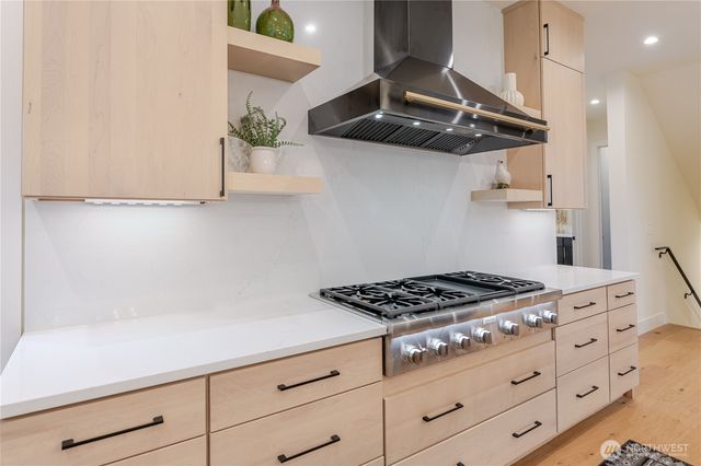 12226 NE 70th Street, Kirkland, WA 98033