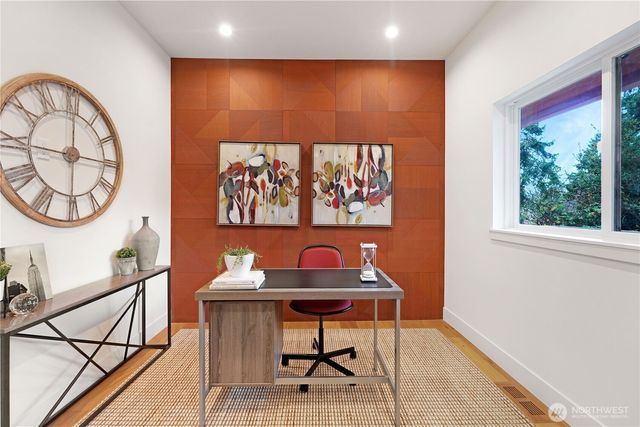 12226 NE 70th Street, Kirkland, WA 98033