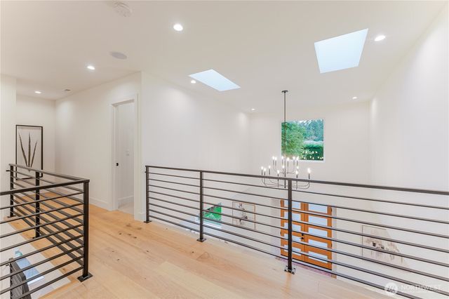 12226 NE 70th Street, Kirkland, WA 98033