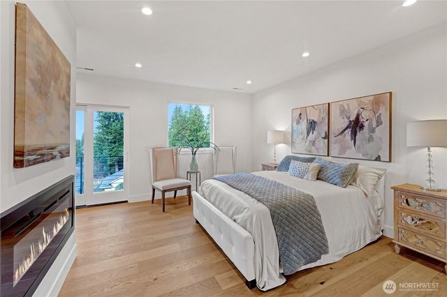 12226 NE 70th Street, Kirkland, WA 98033