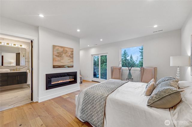 12226 NE 70th Street, Kirkland, WA 98033