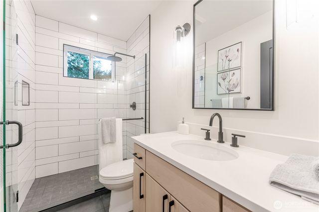 12226 NE 70th Street, Kirkland, WA 98033