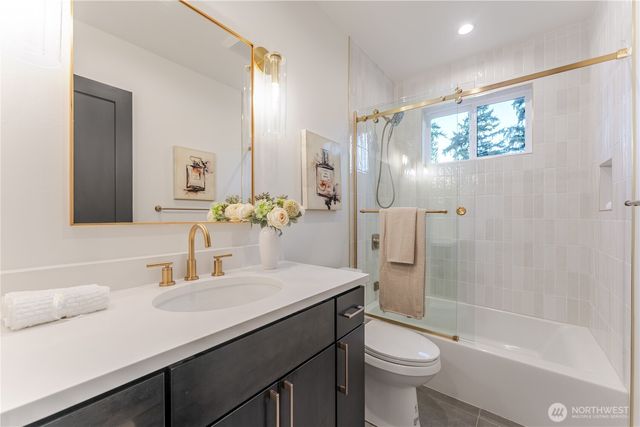 12226 NE 70th Street, Kirkland, WA 98033