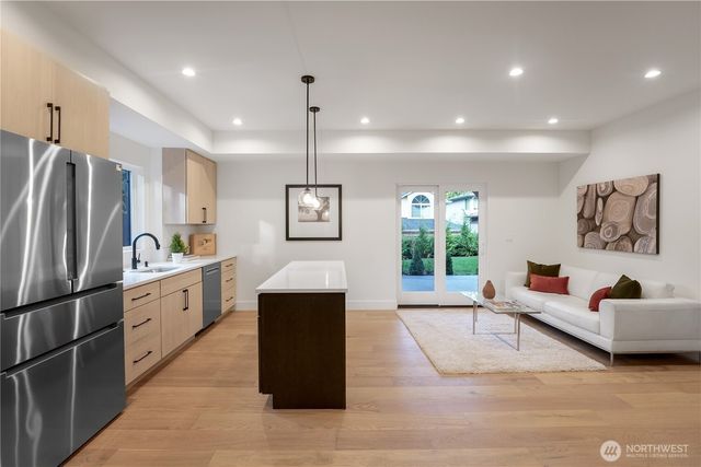 12226 NE 70th Street, Kirkland, WA 98033