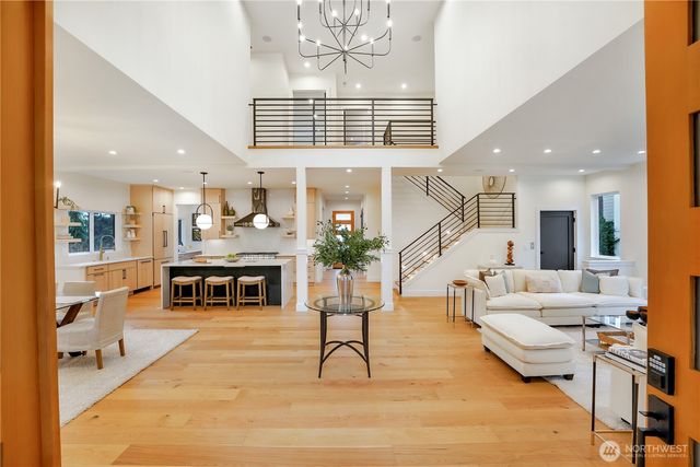 12226 NE 70th Street, Kirkland, WA 98033