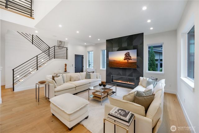 12226 NE 70th Street, Kirkland, WA 98033