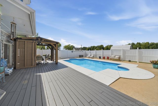 29945 S River Ridge Drive, Catoosa, OK 74015