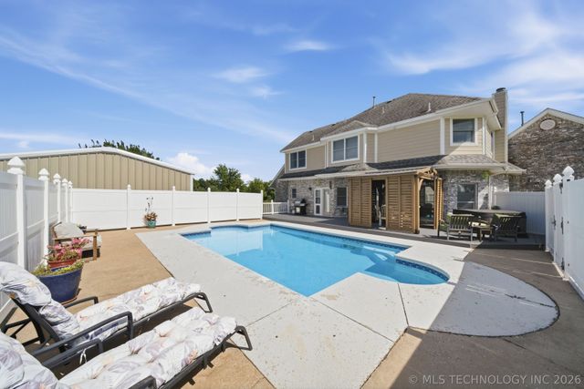 29945 S River Ridge Drive, Catoosa, OK 74015