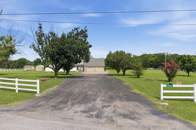 29945 S River Ridge Drive, Catoosa, OK 74015