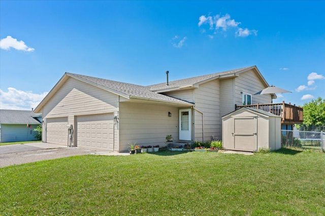 7194 Upper 17th Street N, Oakdale, MN 55128