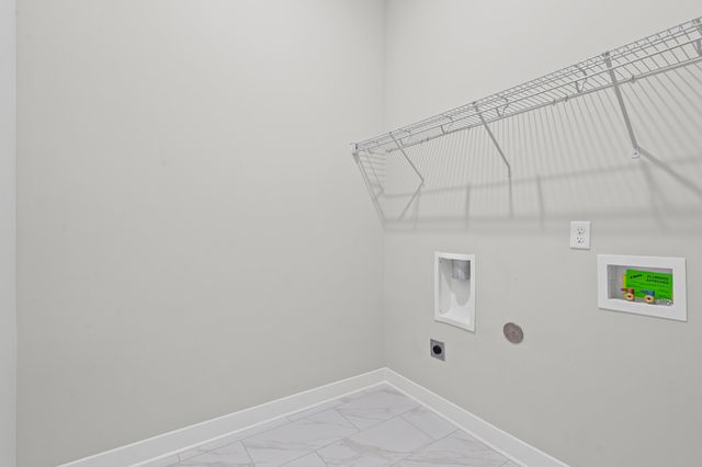 9902 DELPHINIUM DR N, Cordova, TN 38018