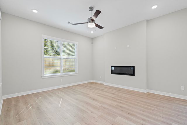 9902 DELPHINIUM DR N, Cordova, TN 38018