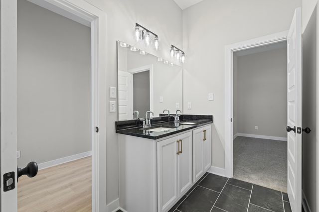 9902 DELPHINIUM DR N, Cordova, TN 38018