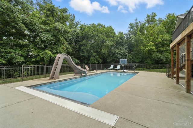 5096 Riverview Dr, South Lebanon, OH 45065