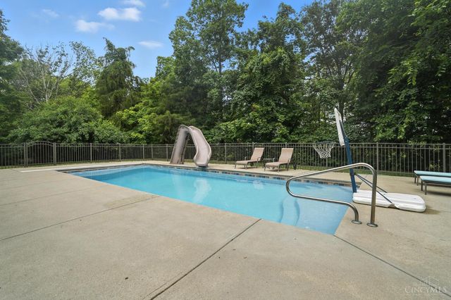 5096 Riverview Dr, South Lebanon, OH 45065