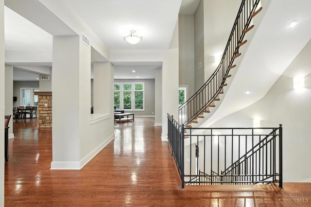 5096 Riverview Dr, South Lebanon, OH 45065