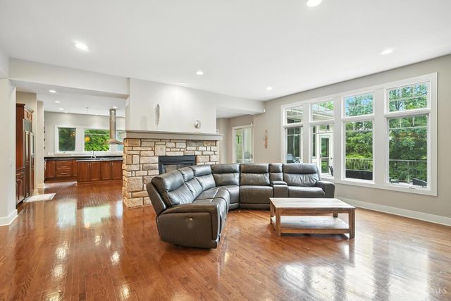 5096 Riverview Dr, South Lebanon, OH 45065