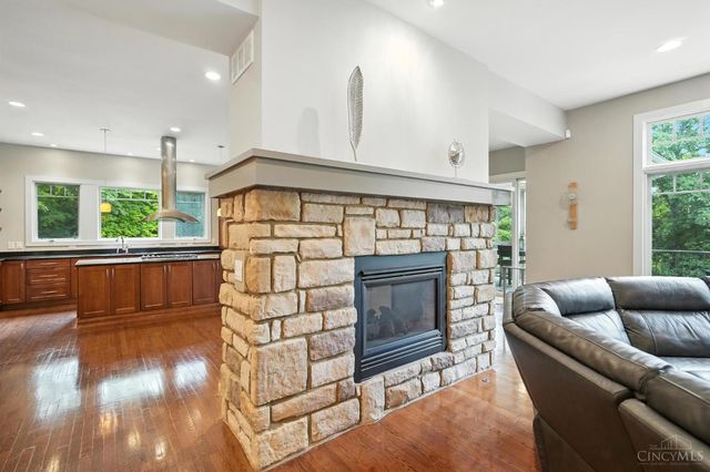 5096 Riverview Dr, South Lebanon, OH 45065