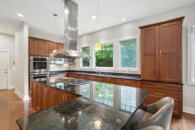 5096 Riverview Dr, South Lebanon, OH 45065