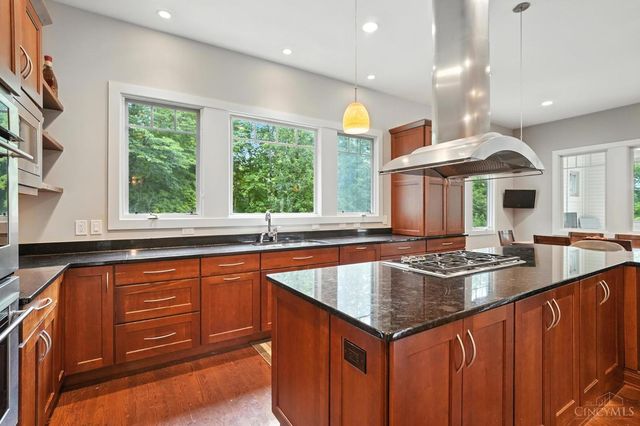 5096 Riverview Dr, South Lebanon, OH 45065