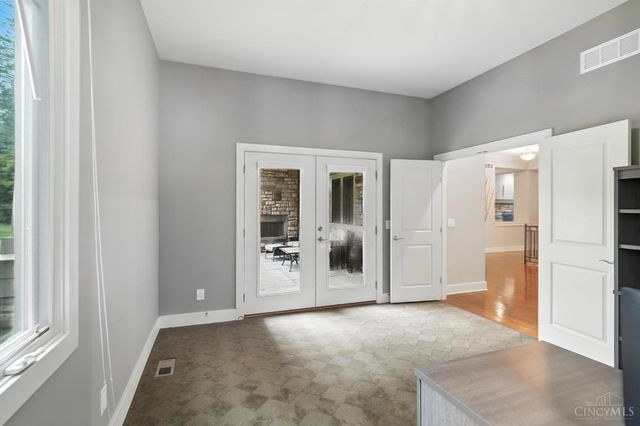 5096 Riverview Dr, South Lebanon, OH 45065