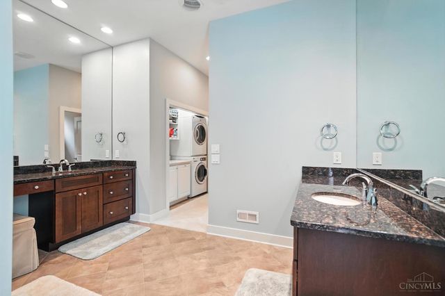 5096 Riverview Dr, South Lebanon, OH 45065