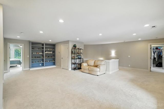 5096 Riverview Dr, South Lebanon, OH 45065