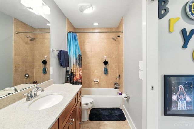 5096 Riverview Dr, South Lebanon, OH 45065