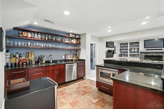 5096 Riverview Dr, South Lebanon, OH 45065