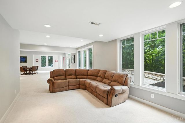 5096 Riverview Dr, South Lebanon, OH 45065