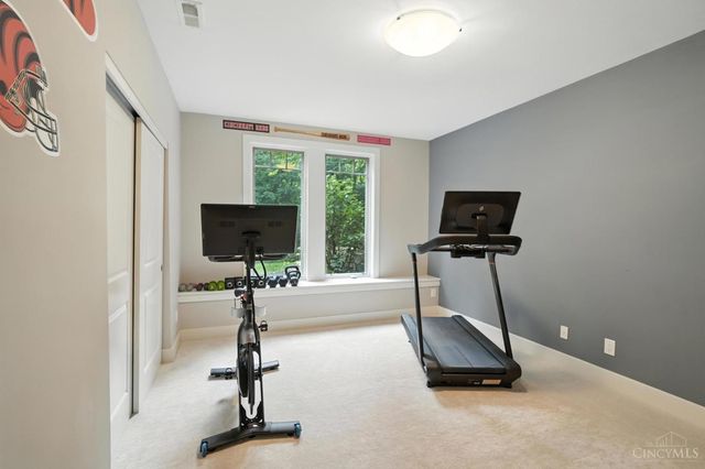 5096 Riverview Dr, South Lebanon, OH 45065