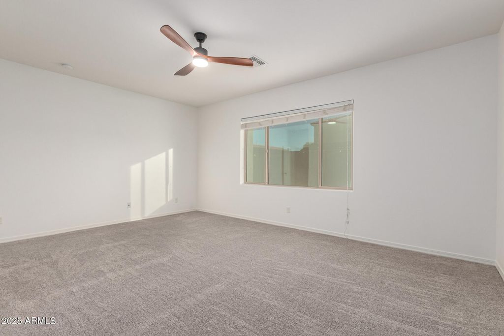 Image 11 of property listing at 813 W LOVE Road, San Tan Valley, AZ 85143