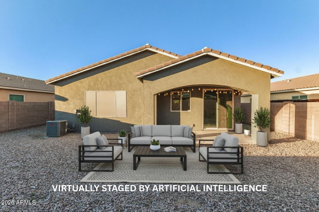 Image 15 of property listing at 813 W LOVE Road, San Tan Valley, AZ 85143