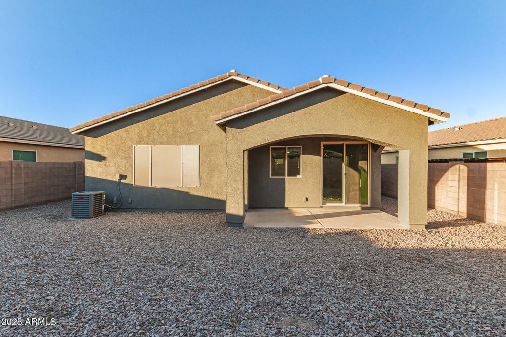Image 16 of property listing at 813 W LOVE Road, San Tan Valley, AZ 85143
