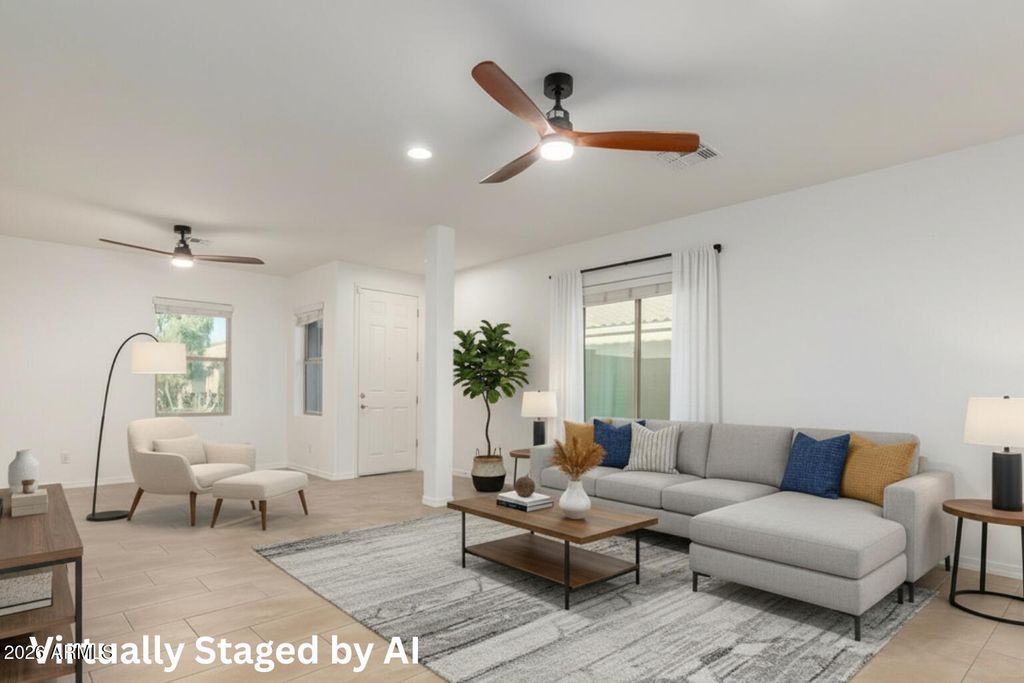 Image 5 of property listing at 813 W LOVE Road, San Tan Valley, AZ 85143