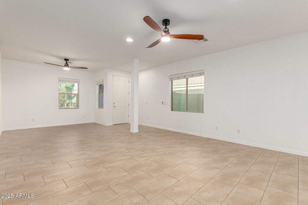 Image 6 of property listing at 813 W LOVE Road, San Tan Valley, AZ 85143