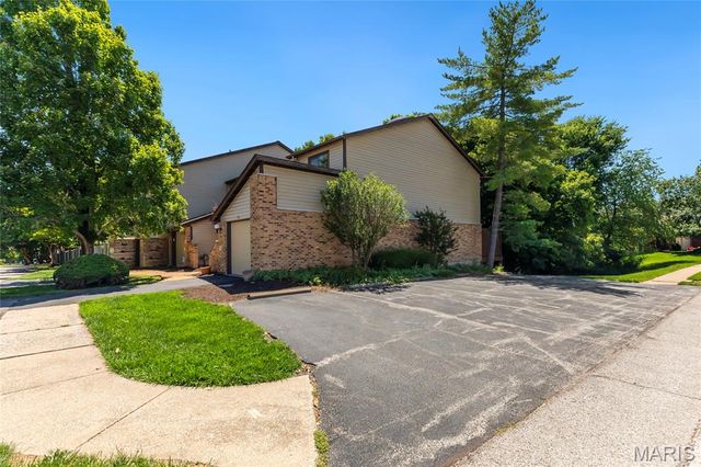 700 Windy Ridge Drive, Ballwin, MO 63021