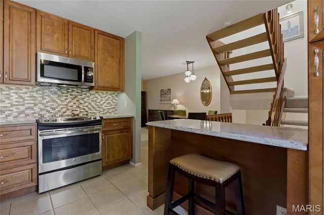 700 Windy Ridge Drive, Ballwin, MO 63021