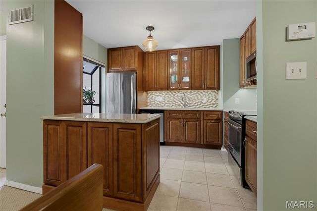 700 Windy Ridge Drive, Ballwin, MO 63021