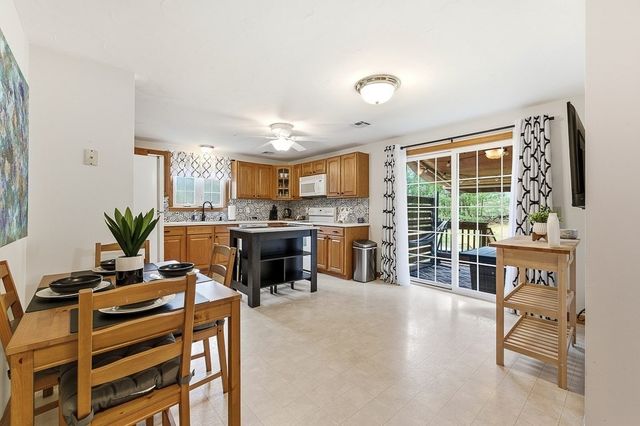 72 Arthur Dr 72, Northbridge, MA 01588