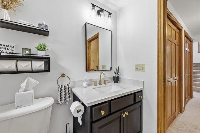 72 Arthur Dr 72, Northbridge, MA 01588