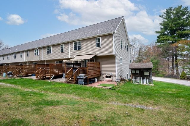72 Arthur Dr 72, Northbridge, MA 01588