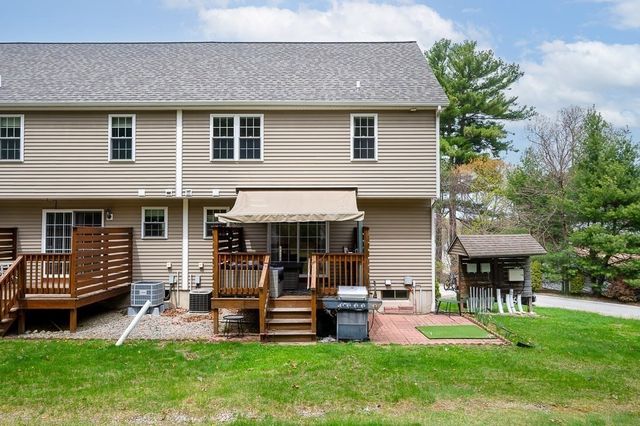 72 Arthur Dr 72, Northbridge, MA 01588