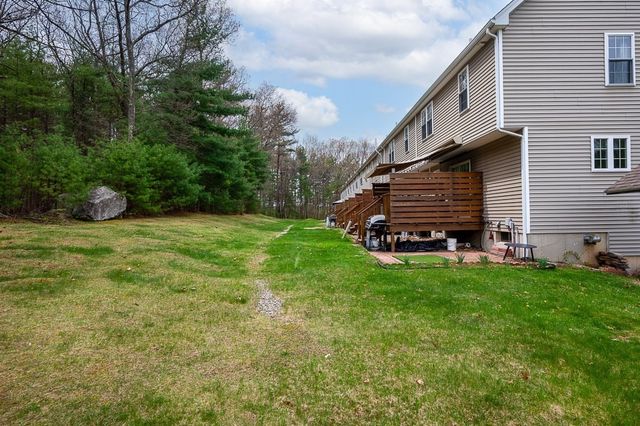 72 Arthur Dr 72, Northbridge, MA 01588